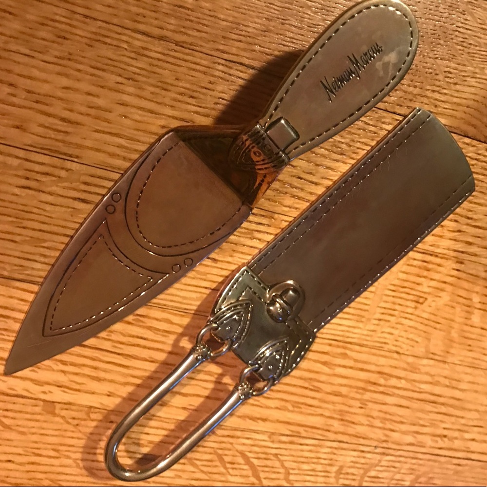 NEIMAN MARCUS Silver plated cake server Purse Heel